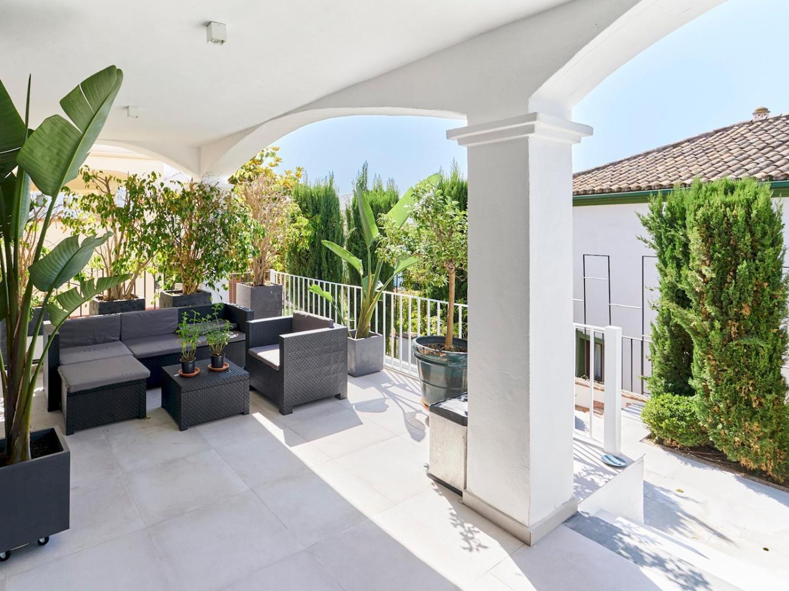 Beautifully Renovated Summer House Pass The Keys *