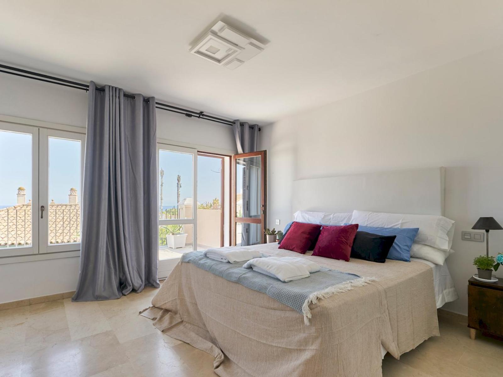 Beautifully Renovated Summer House Pass The Keys * Marbella