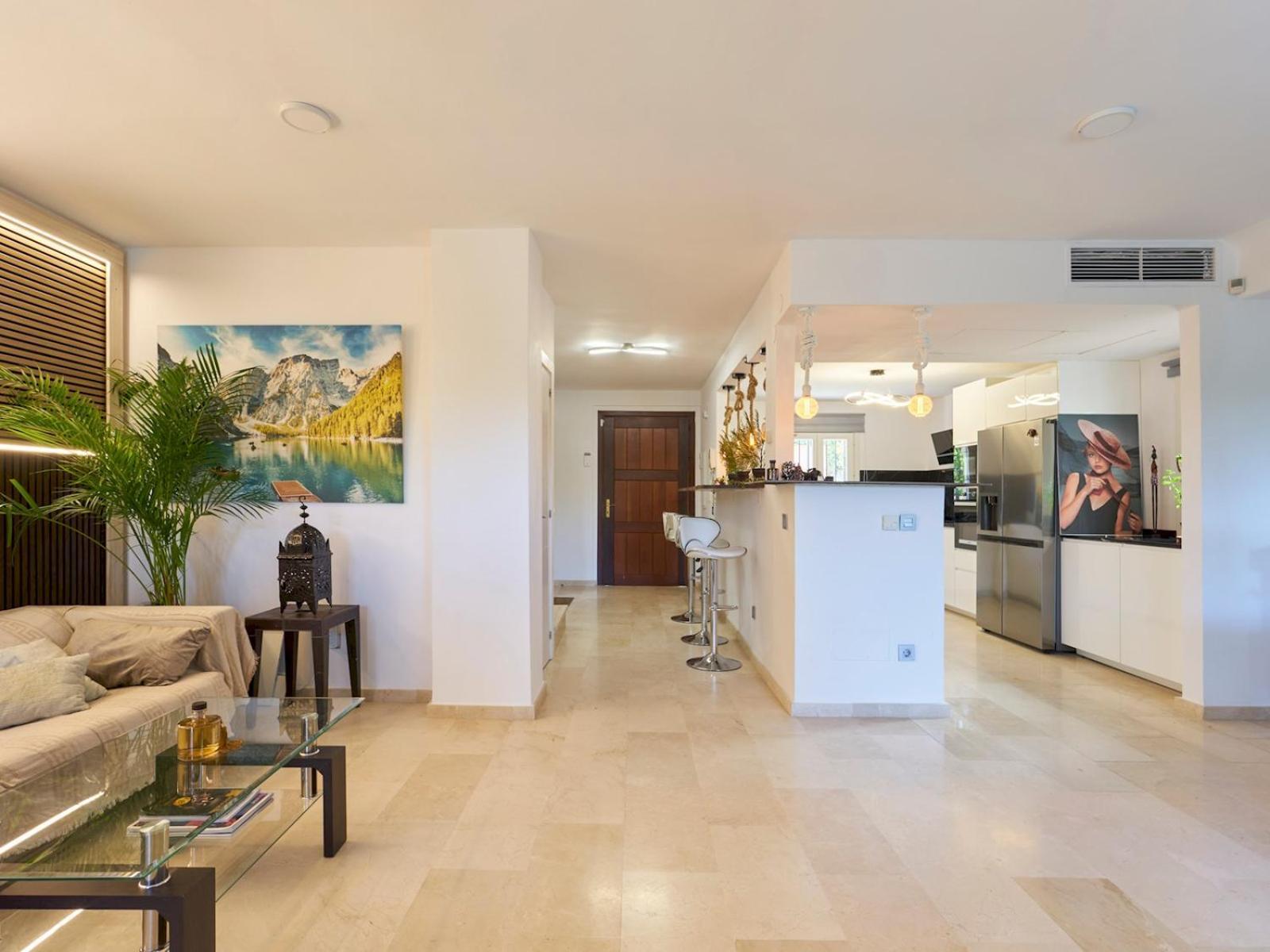 Beautifully Renovated Summer House Pass The Keys Marbella