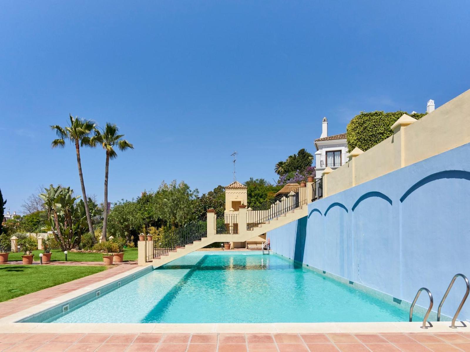 Beautifully Renovated Summer House Pass The Keys * Marbella