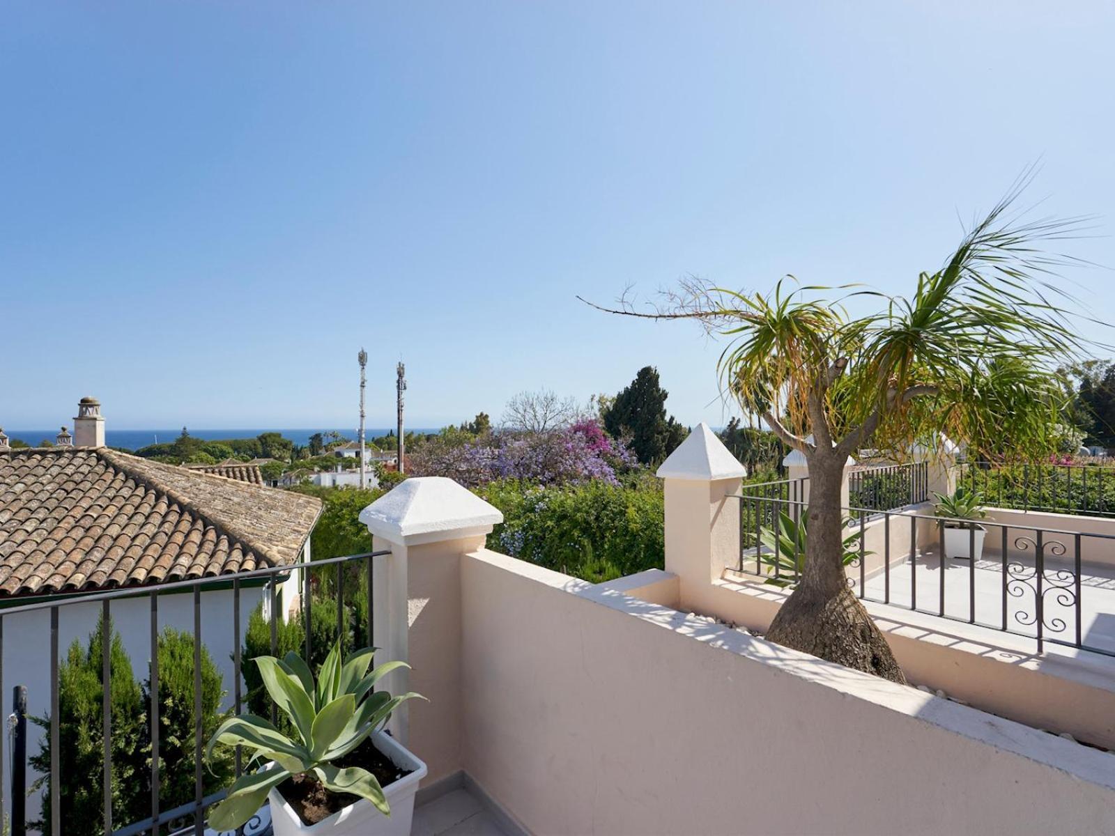 Beautifully Renovated Summer House Pass The Keys Holiday home
