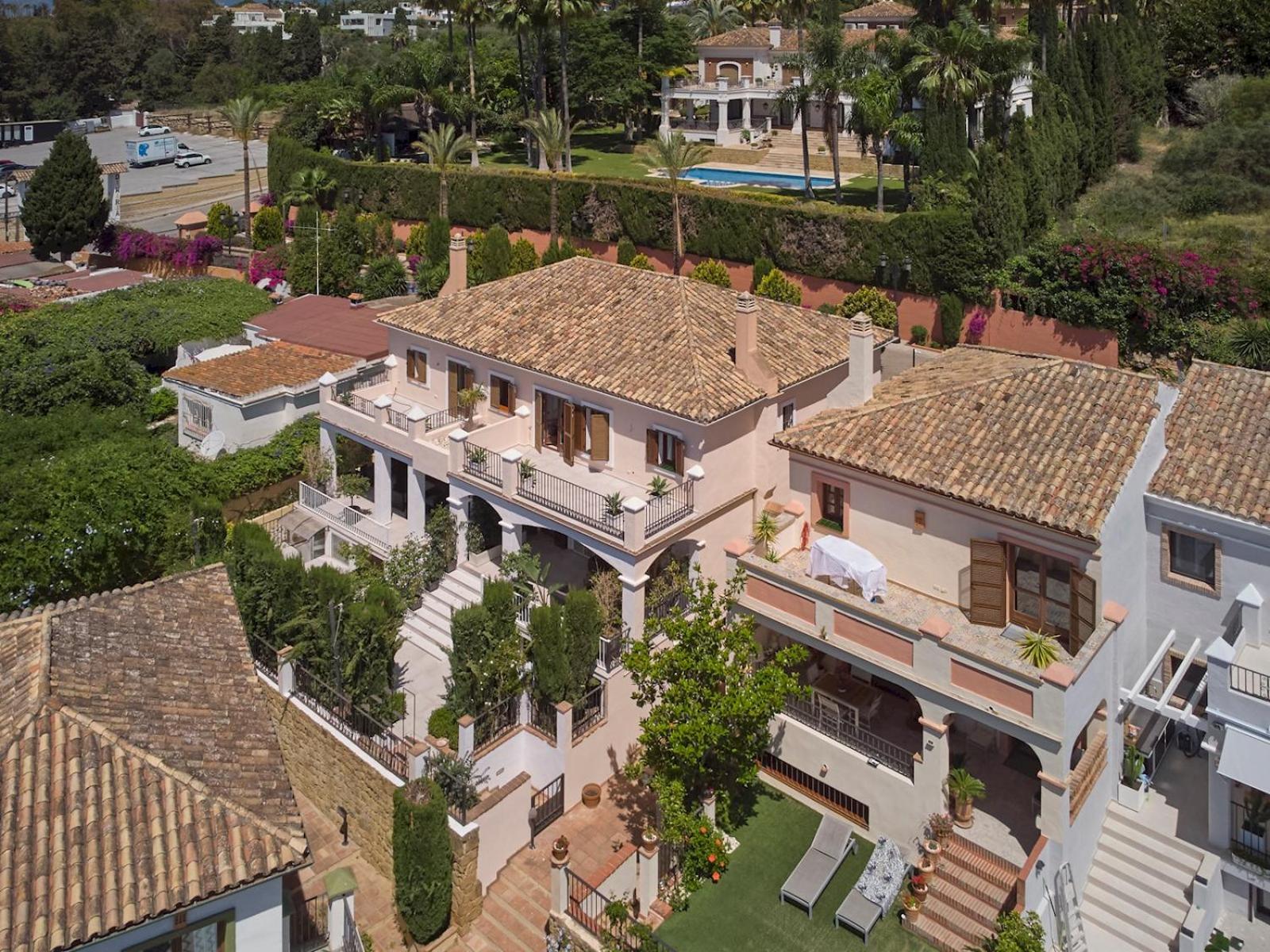 Beautifully Renovated Summer House Pass The Keys Holiday home Marbella